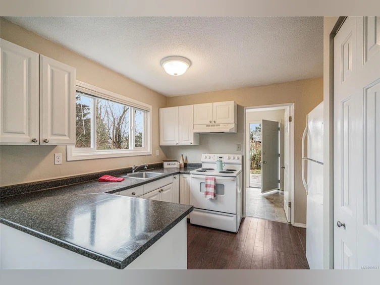 1134-1136 Beaufort Drive, Nanaimo, BC, V9S 2E1 - 5