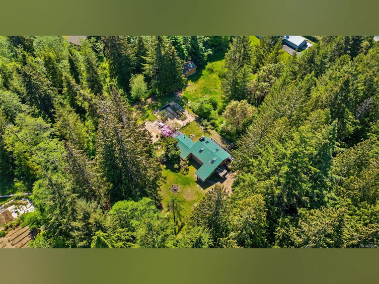 500 Smelt Bay Road, Cortes Island, BC, V0P 1K0 - 40