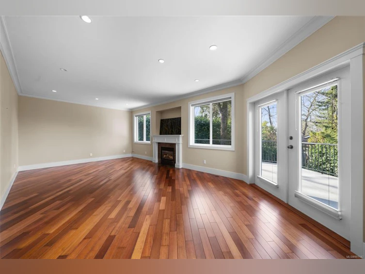 806 Rogers Avenue, Saanich, BC, V8X 3R1 - 11