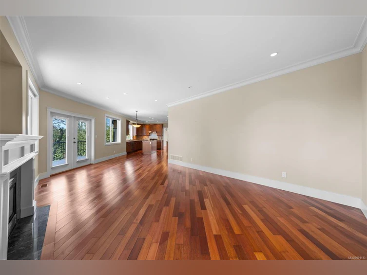 806 Rogers Avenue, Saanich, BC, V8X 3R1 - 13