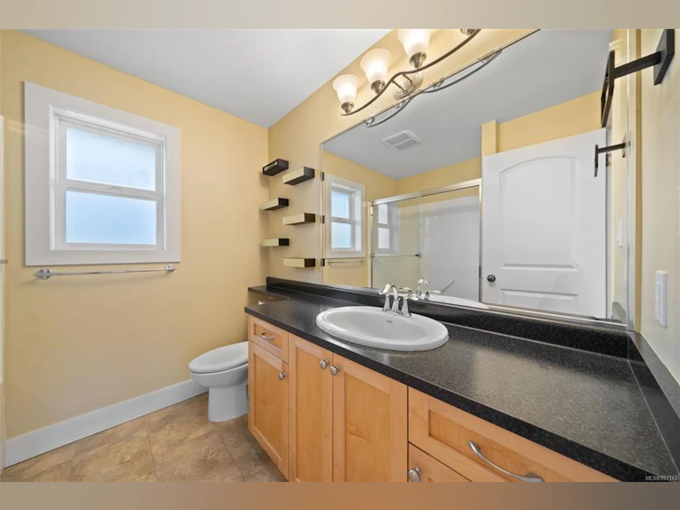 806 Rogers Avenue, Saanich, BC, V8X 3R1 - 25