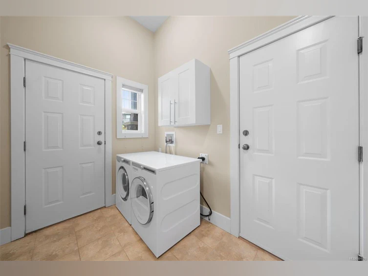 806 Rogers Avenue, Saanich, BC, V8X 3R1 - 26