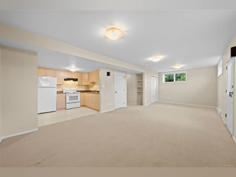 806 Rogers Avenue, Saanich, BC, V8X 3R1 - 30