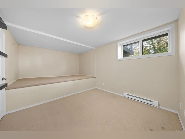 806 Rogers Avenue, Saanich, BC, V8X 3R1 - 32