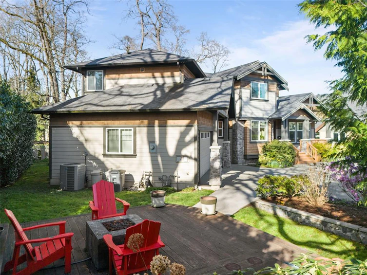 806 Rogers Avenue, Saanich, BC, V8X 3R1 - 36