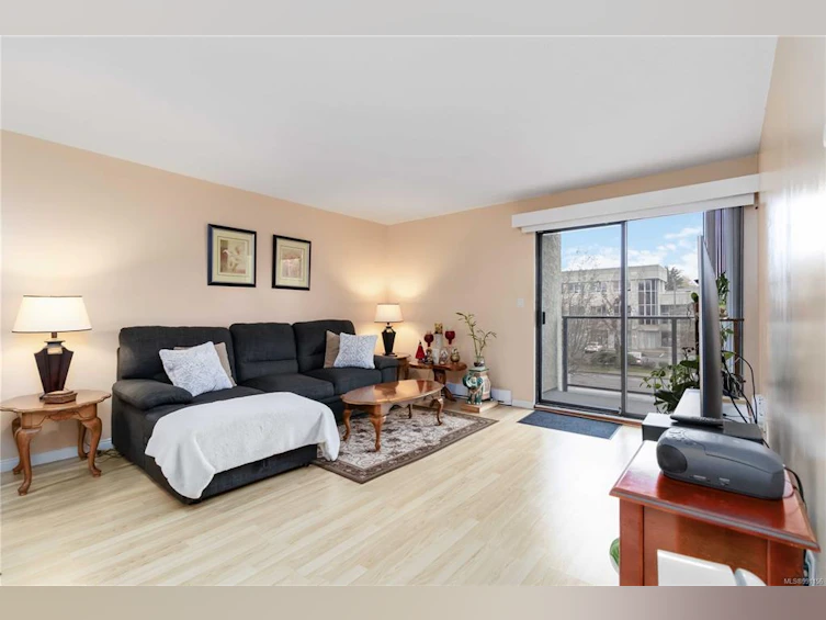311-2757 Quadra Street, Victoria, BC, V8T 4E5 - 4