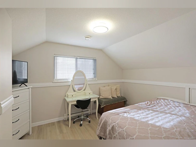 2859 Penrith Avenue, Cumberland, BC, V0R 1S0 - 18
