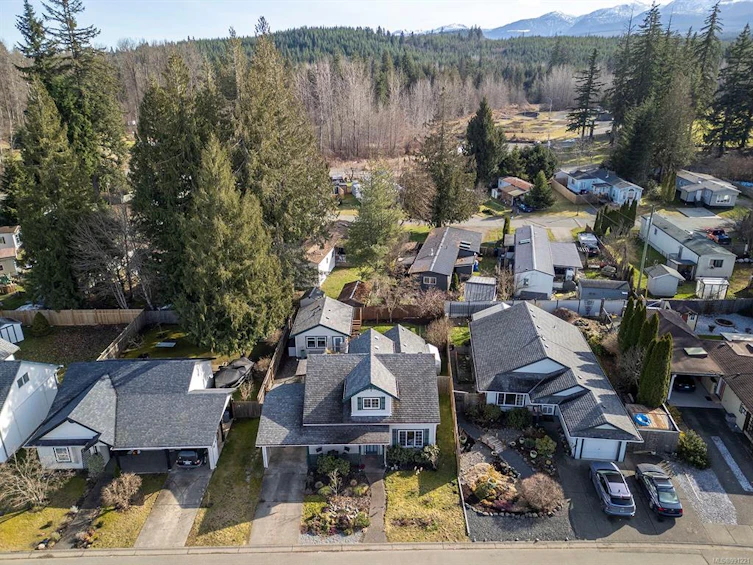 2859 Penrith Avenue, Cumberland, BC, V0R 1S0 - 32