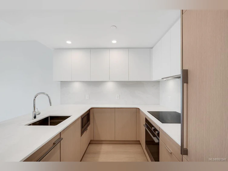 1111-1100 Yates Street, Victoria, BC, V8V 0H5 - 4