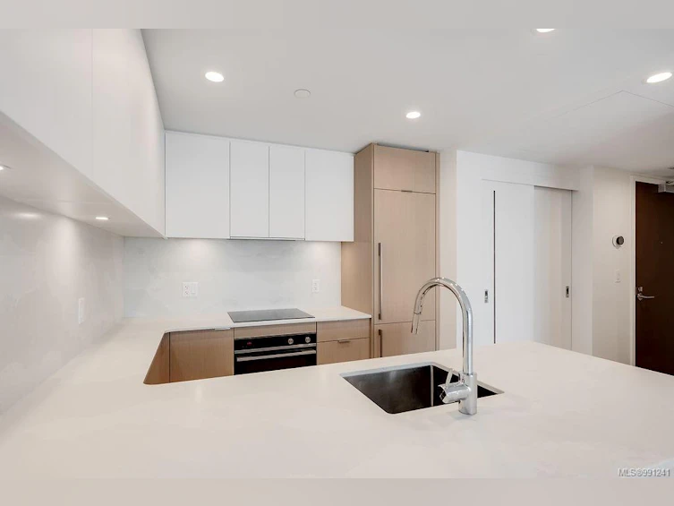 1111-1100 Yates Street, Victoria, BC, V8V 0H5 - 6