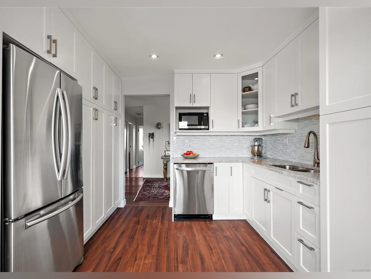 602-105 E Gorge Road, Victoria, BC, V9A 6Z3 - 6