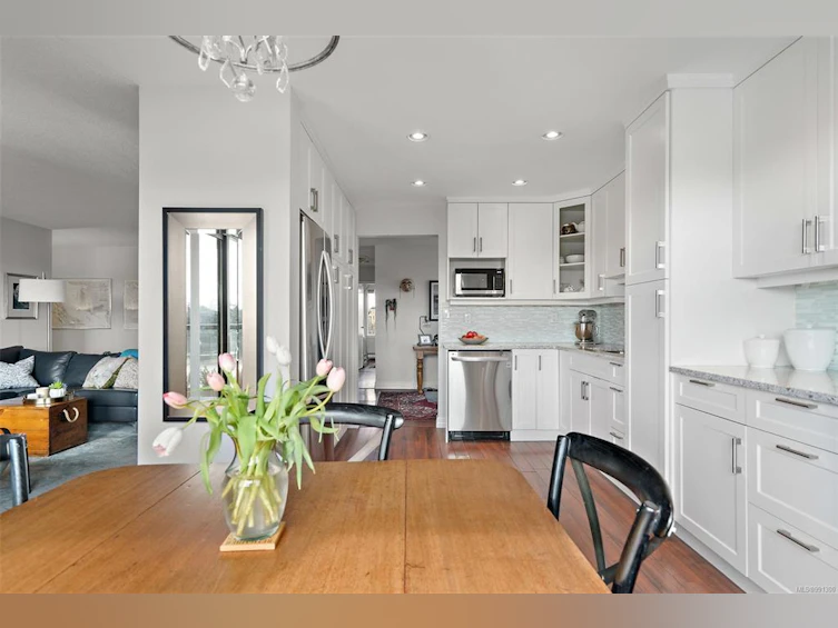 602-105 E Gorge Road, Victoria, BC, V9A 6Z3 - 9
