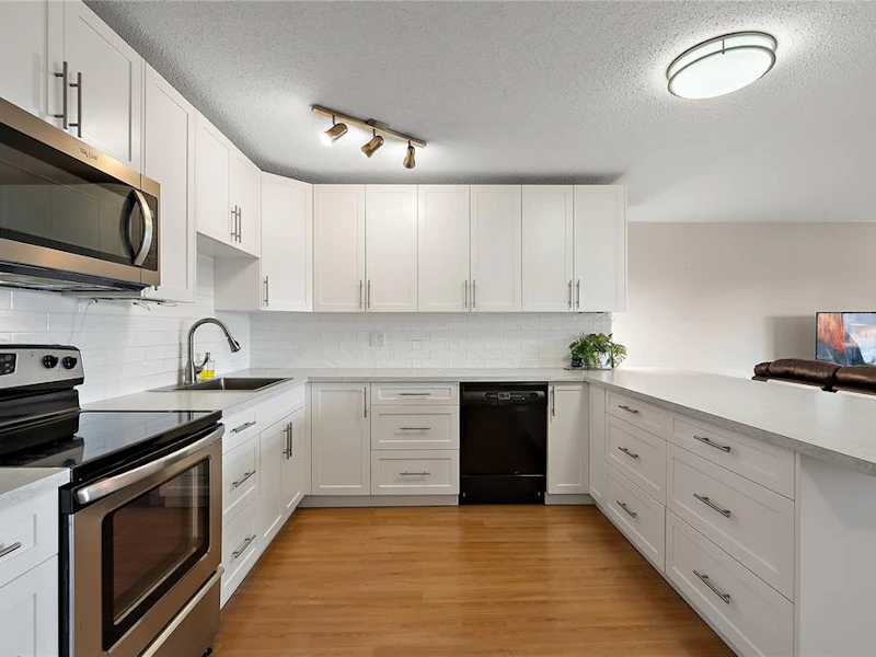 409 - 1525 Hillside Avenue, Victoria BC V8T 2C1