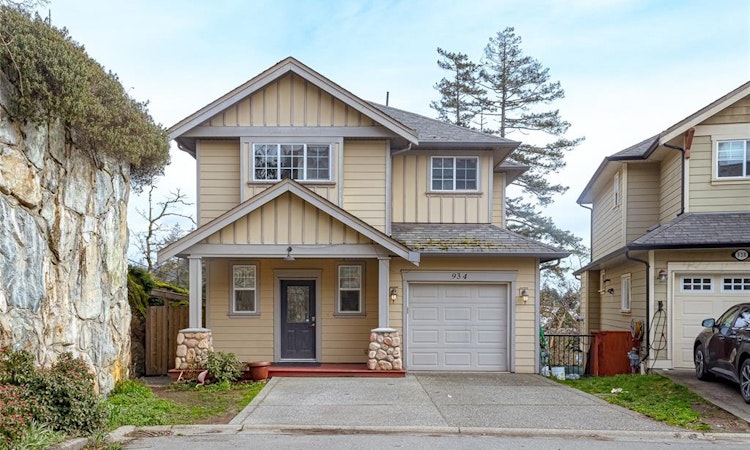 934 Bullen Court