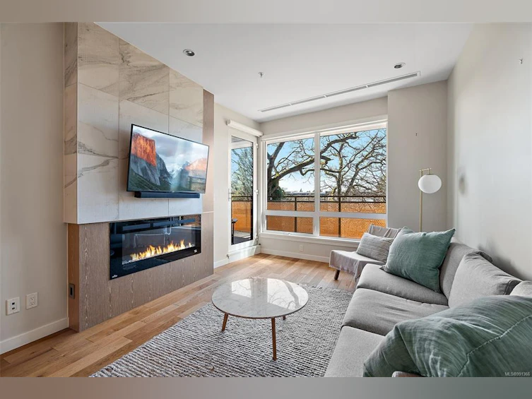 310-1201 Fort Street, Victoria, BC, V8V 3L1 - 2