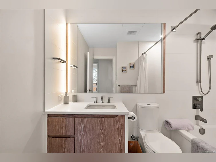 310-1201 Fort Street, Victoria, BC, V8V 3L1 - 18