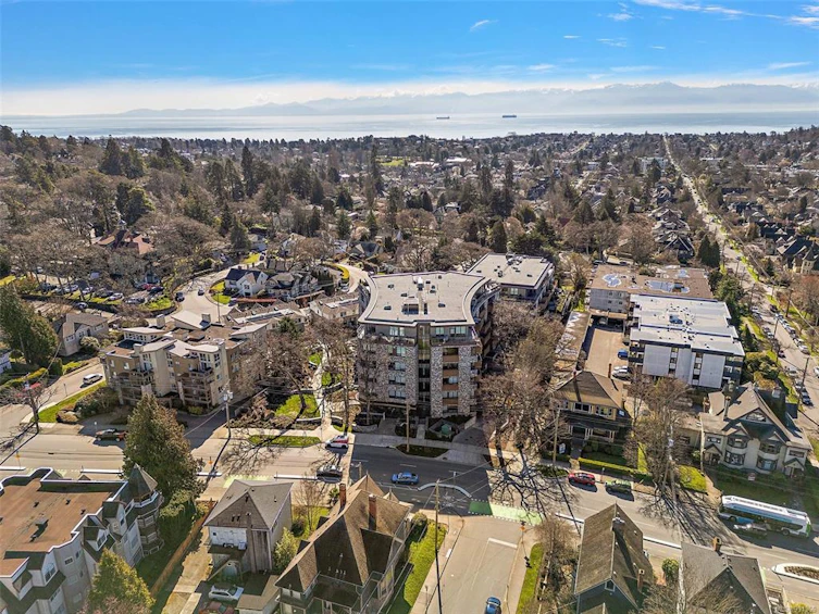 310-1201 Fort Street, Victoria, BC, V8V 3L1 - 24