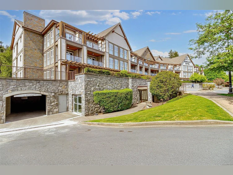 320/318A-1376 Lynburne Place, Langford, BC, V9B 6S1 - 2