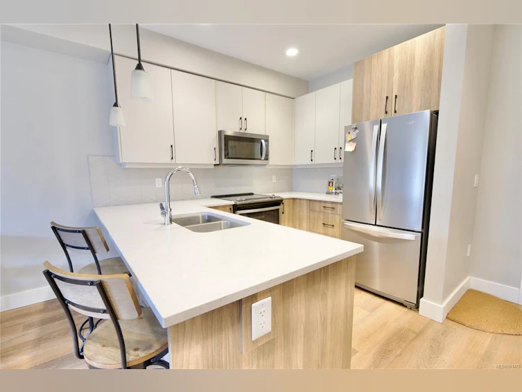 205-700 Yew Wood Road, Tofino, BC, V0R 2Z0 - 3