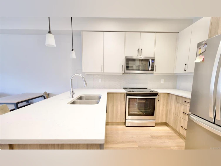 205-700 Yew Wood Road, Tofino, BC, V0R 2Z0 - 5