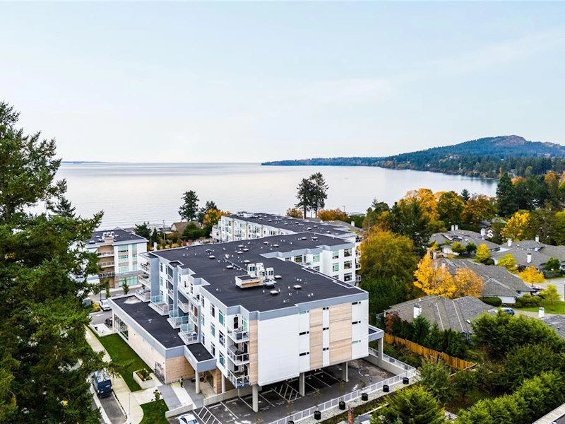 205 - 5120 Cordova Bay Road, Saanich BC