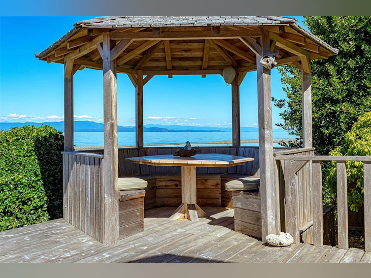 5945 W Island Highway, Qualicum Beach, BC, V9K 2C9 - 12