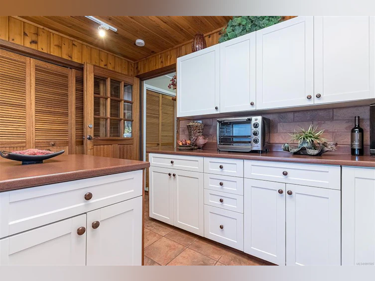 5945 W Island Highway, Qualicum Beach, BC, V9K 2C9 - 35