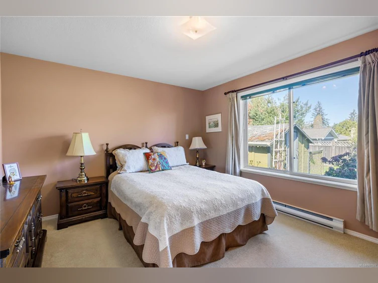 177 W Sixth Avenue, Qualicum Beach, BC, V9K 1S1 - 14