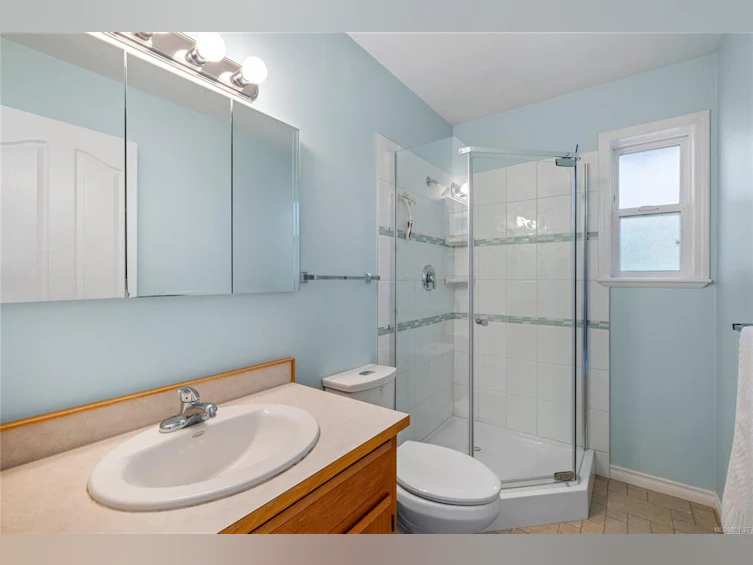 177 W Sixth Avenue, Qualicum Beach, BC, V9K 1S1 - 16