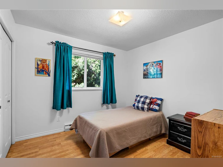 177 W Sixth Avenue, Qualicum Beach, BC, V9K 1S1 - 17