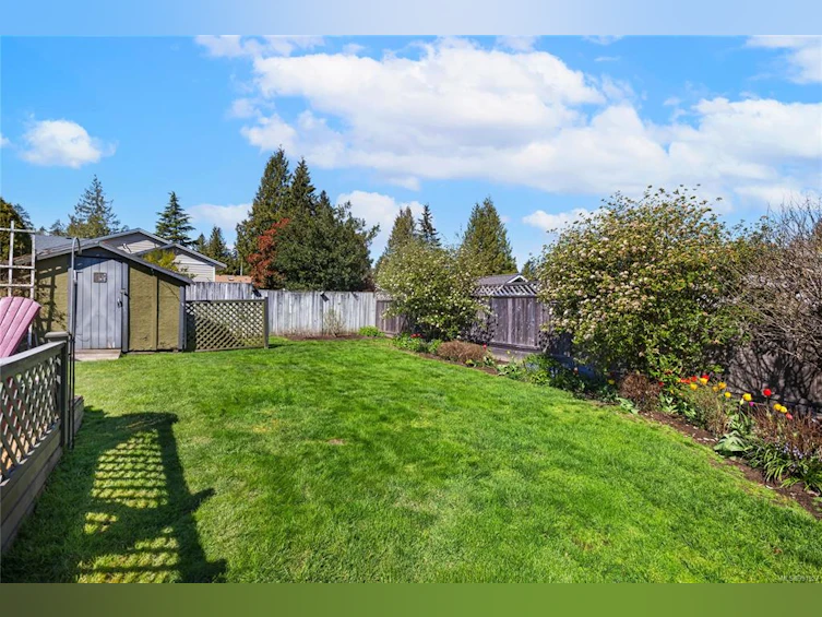 177 W Sixth Avenue, Qualicum Beach, BC, V9K 1S1 - 26