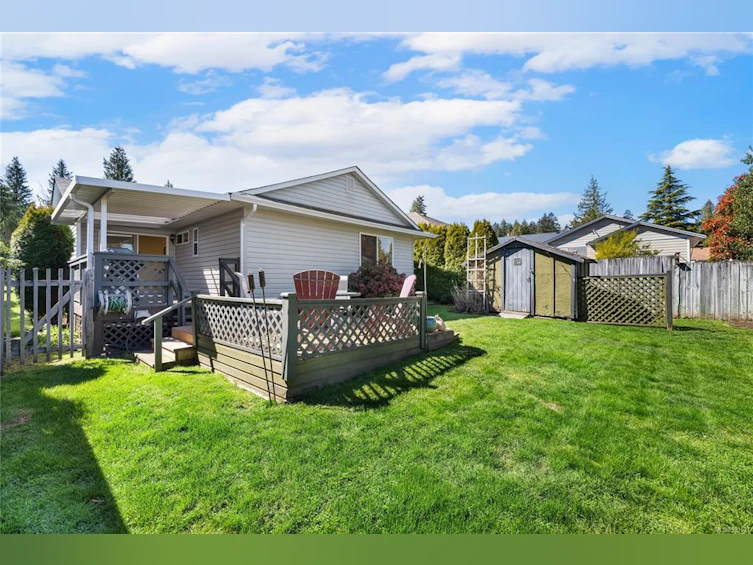 177 W Sixth Avenue, Qualicum Beach, BC, V9K 1S1 - 32
