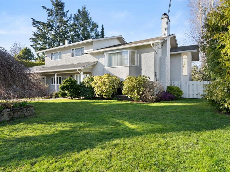 2012 Skyline Crescent, Central Saanich BC V8M 1M6