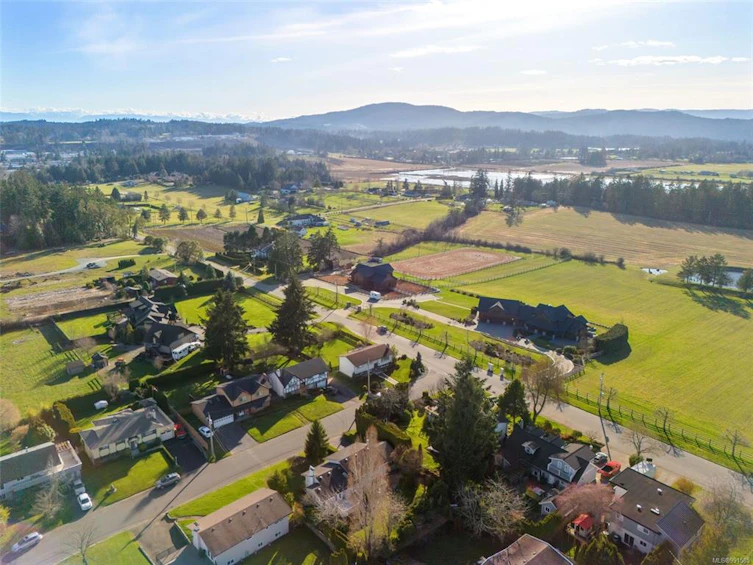 2012 Skyline Crescent, Central Saanich, BC, V8M 1M6 - 39