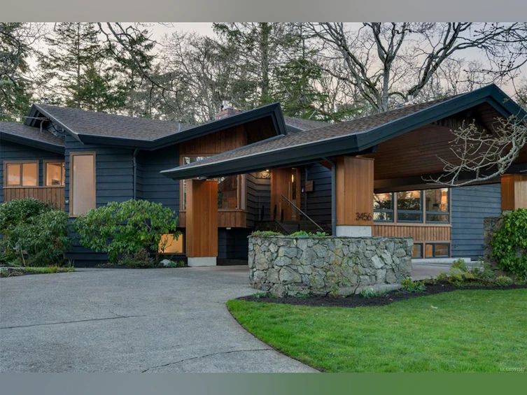 3456 Plymouth Road, Oak Bay, BC, V8P 4X4 - 2