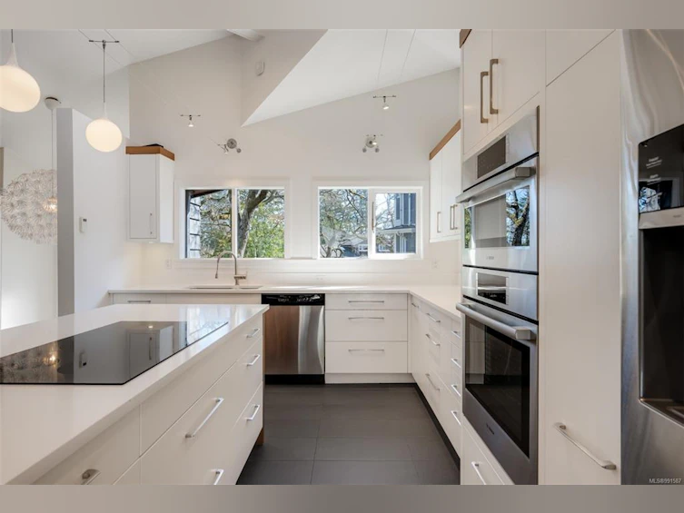 3456 Plymouth Road, Oak Bay, BC, V8P 4X4 - 24