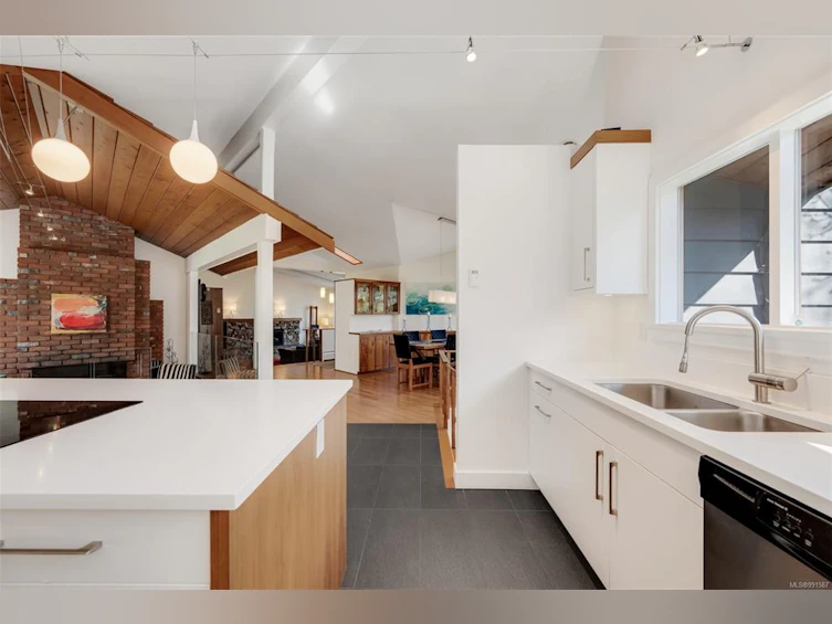 3456 Plymouth Road, Oak Bay, BC, V8P 4X4 - 25