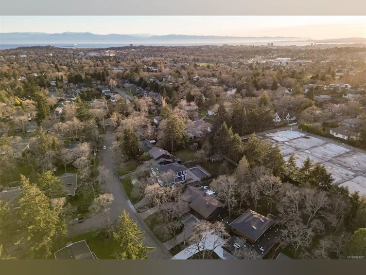 3456 Plymouth Road, Oak Bay, BC, V8P 4X4 - 87