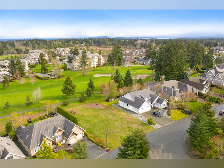 3358 Majestic Drive, Courtenay, BC, V9N 9X6 - 4
