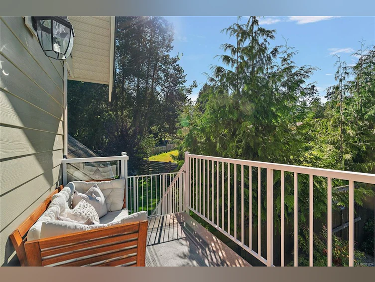 1958 Llewellyn Place, North Saanich, BC, V8L 1G5 - 37