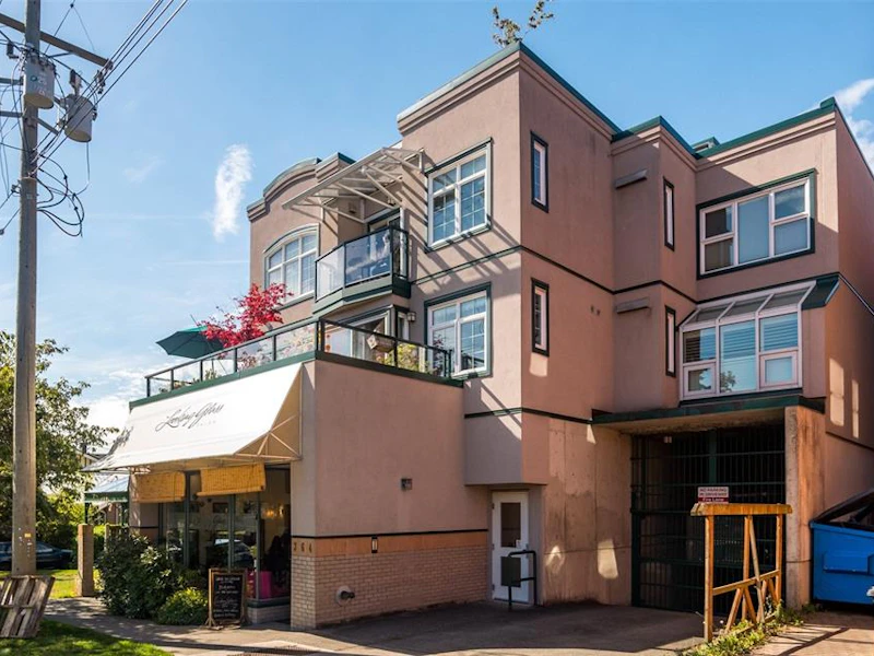 201 - 364 Moss Street, Victoria BC V8V 4N1
