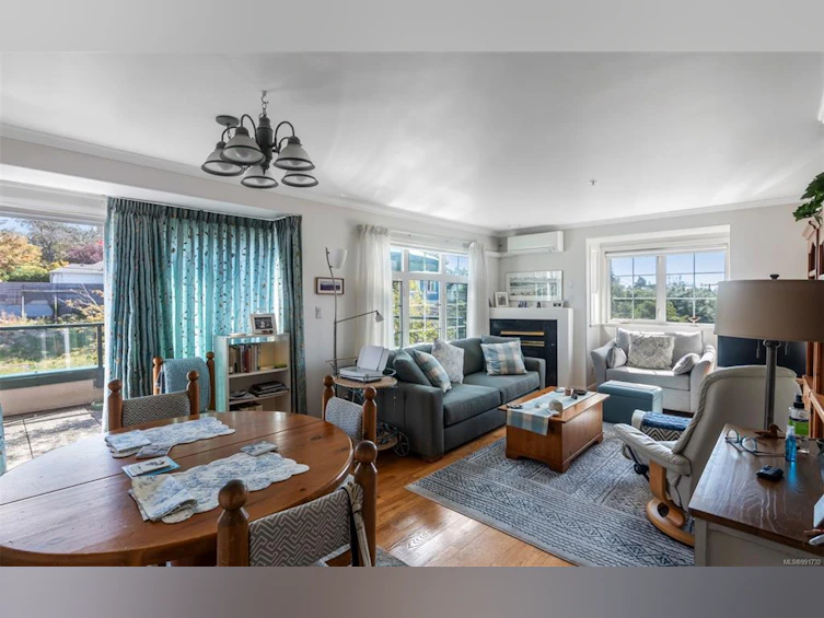 201-364 Moss Street, Victoria, BC, V8V 4N1 - 2