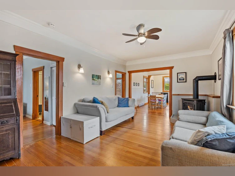 2775 Maryport Avenue, Cumberland, BC, V0R 1S0 - 10