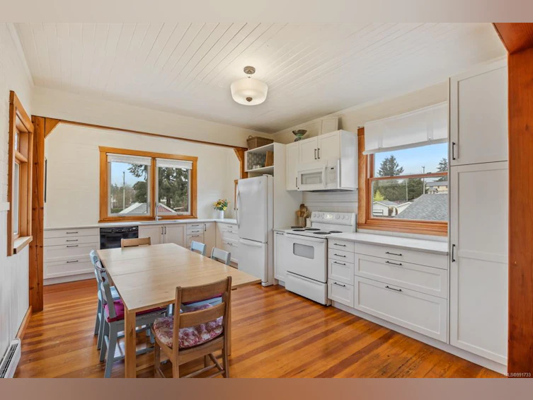 2775 Maryport Avenue, Cumberland, BC, V0R 1S0 - 12