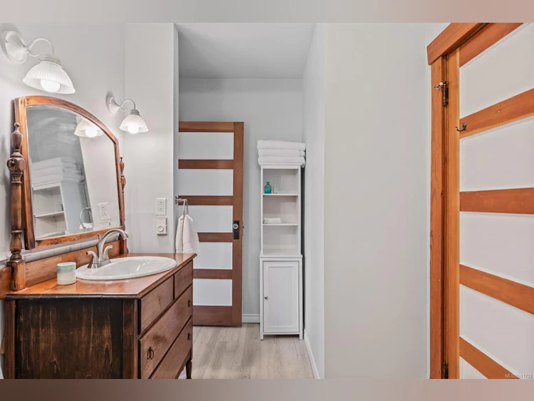 2775 Maryport Avenue, Cumberland, BC, V0R 1S0 - 23