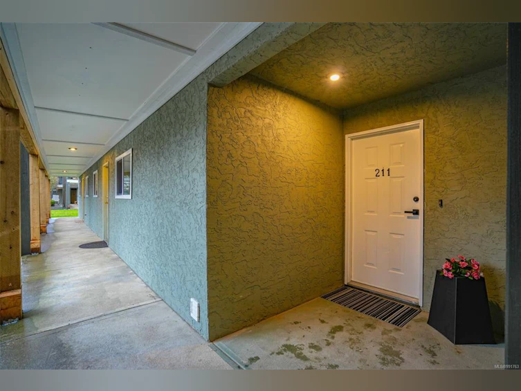 211-1540 Piercy Avenue, Courtenay, BC, V9N 3E9 - 2