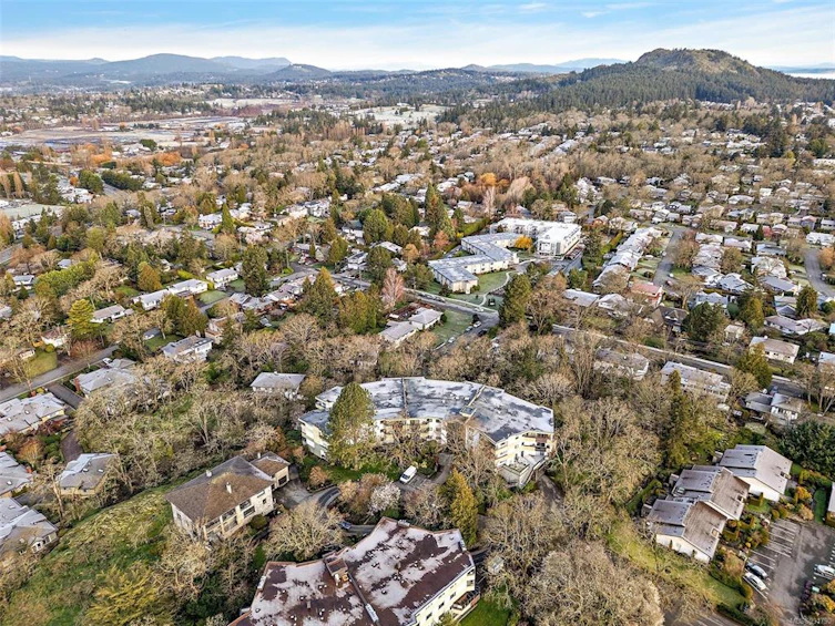 317-3962 Cedar Hill Road, Saanich, BC, V8N 3B8 - 27