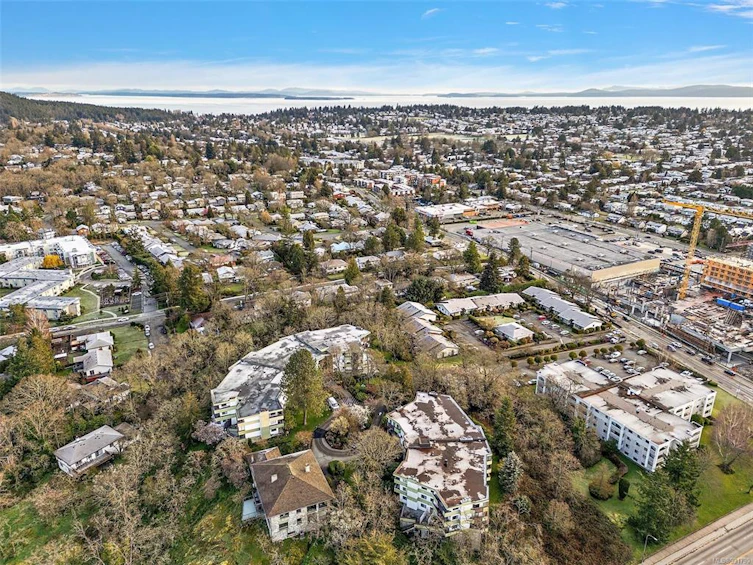 317-3962 Cedar Hill Road, Saanich, BC, V8N 3B8 - 28