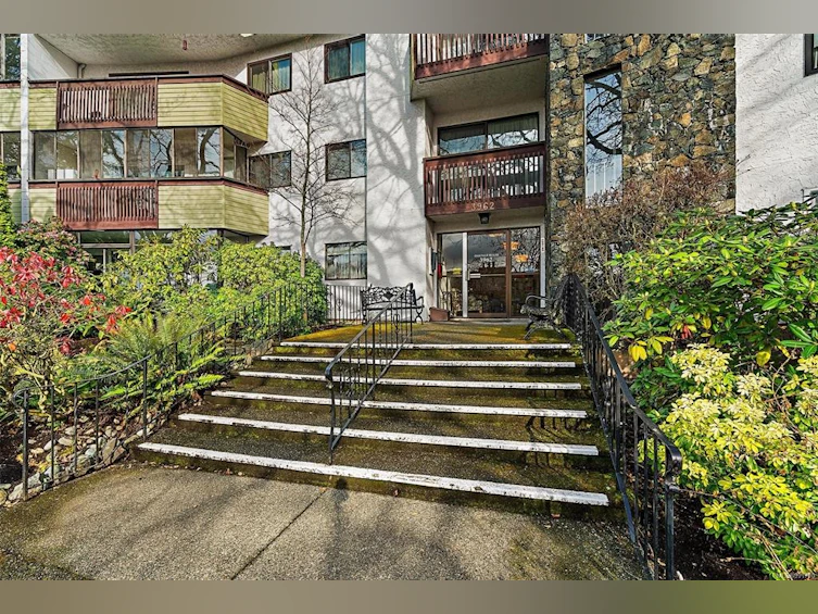 317-3962 Cedar Hill Road, Saanich, BC, V8N 3B8 - 2
