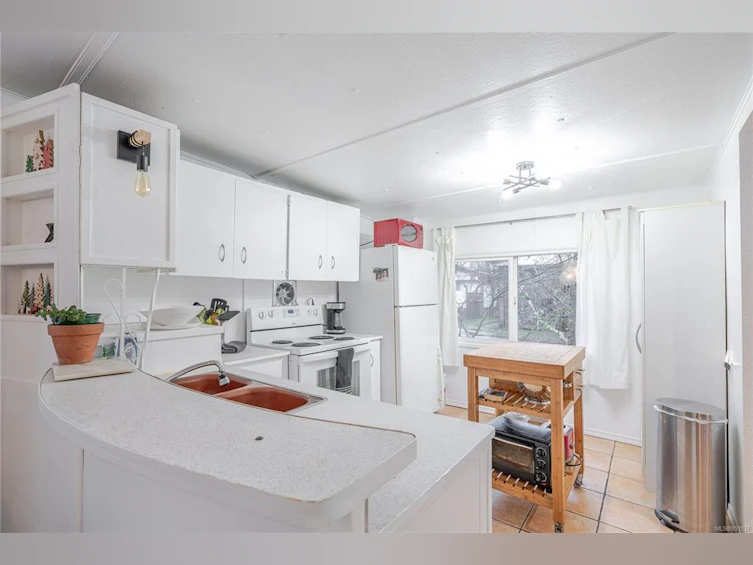 7-1201 Craigflower Road, Esquimalt, BC, V9A 2X9 - 12